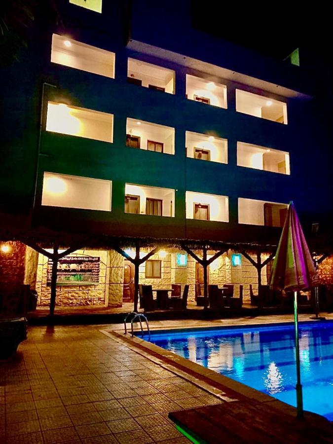 Dead Sea Lafamilia Albadwan Aparthotel Sweimeh Bagian luar foto